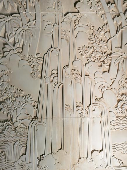 In the style of Armand Albert Rateau (1882-1938) Set including a bathtub and a plaster bas-relief, end of the 20th century. -3