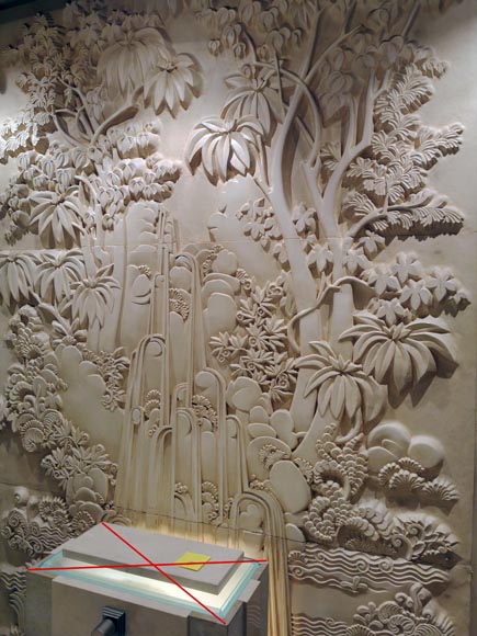 In the style of Armand Albert Rateau (1882-1938) Set including a bathtub and a plaster bas-relief, end of the 20th century. -4