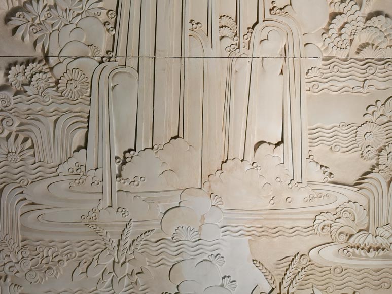 In the style of Armand Albert Rateau (1882-1938) Set including a bathtub and a plaster bas-relief, end of the 20th century. -8