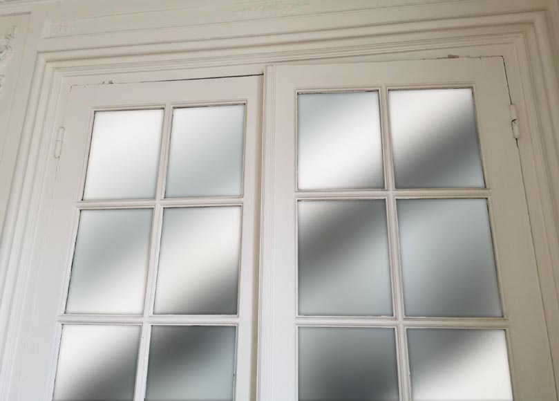 Double door in wood with square mirrors-2