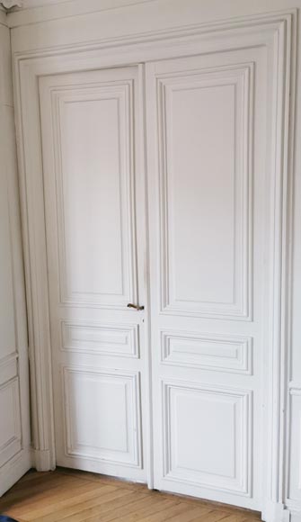 Double door in wood with square mirrors-5