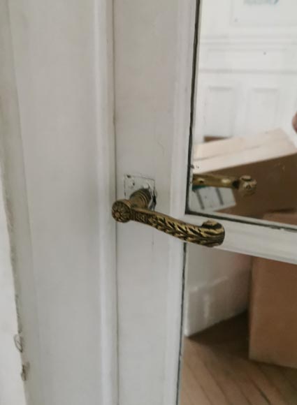 Simple door with mirrors-2
