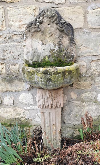 Wall fountain in Saint Maximin stone, end of the 19th century-1