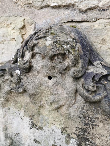 Wall fountain in Saint Maximin stone, end of the 19th century-3