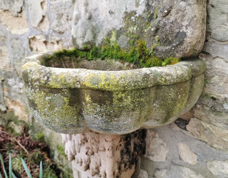 Wall fountain in Saint Maximin stone, end of the 19th century-4