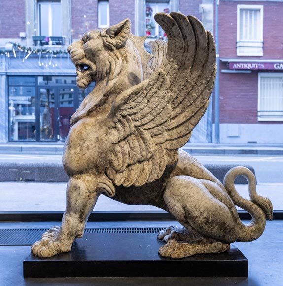 Rare pair of winged lions, cast iron, 19th century-2