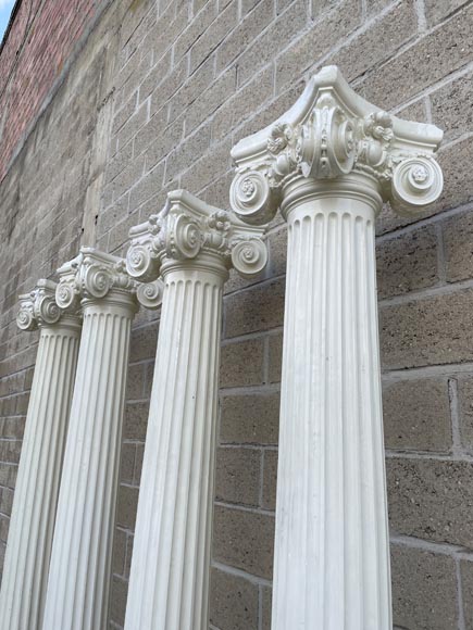 Four Ionic-style columns in plaster-3