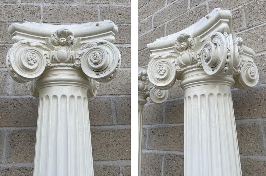 Four Ionic-style columns in plaster-4