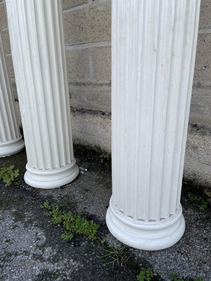 Four Ionic-style columns in plaster-5