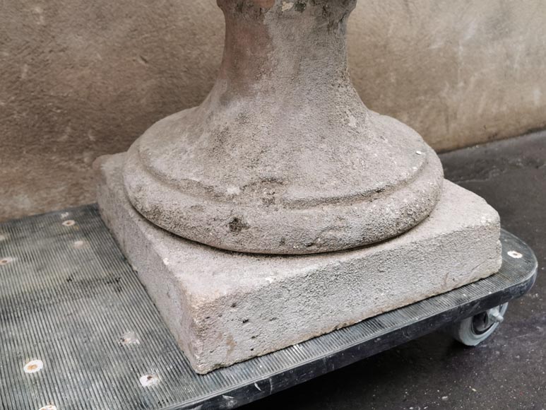 Important pair of Medici vases in white stone from Provence in France-9
