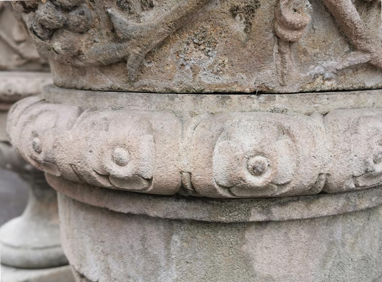 Important pair of Medici vases in white stone from Provence in France-10