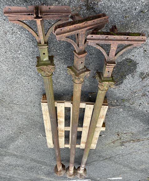 Set of three composite capitals columns in cast iron-4