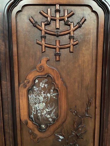 Gabriel Viardot, Japanese style shelf unit with mother-of-pearls inlay, second half of the 19th century-9