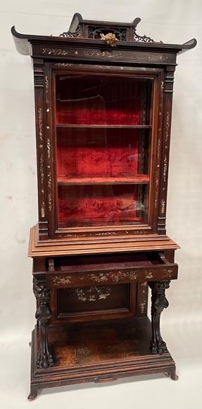 Gabriel VIARDOT, Japanese display case with chimera feet and mother-of-pearl decoration-1