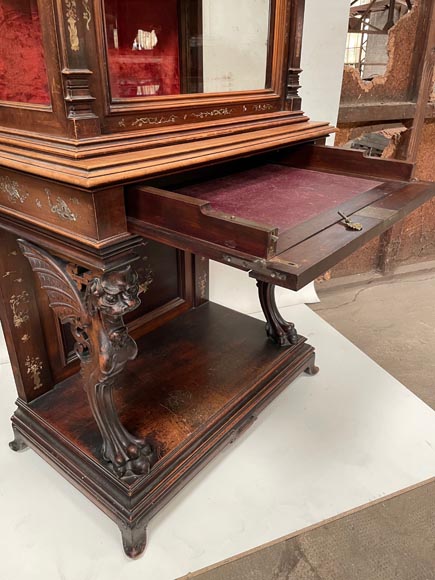 Gabriel VIARDOT, Japanese display case with chimera feet and mother-of-pearl decoration-15