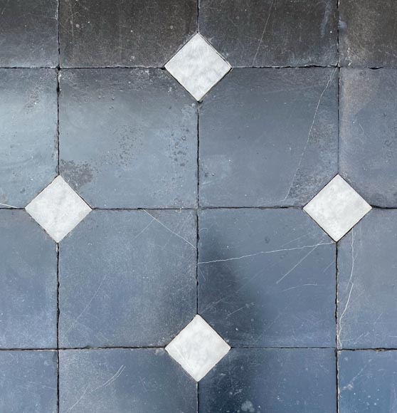 Lot of 32m² Floor composed of a set of Soignies stone et Carrara marble cabochons-1