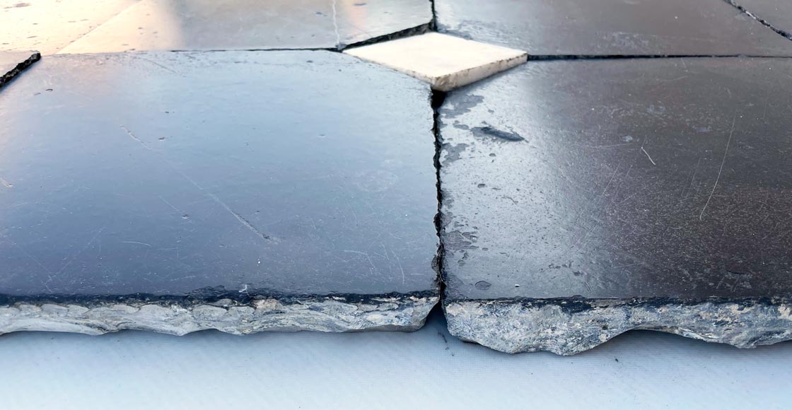 Lot of 32m² Floor composed of a set of Soignies stone et Carrara marble cabochons-6