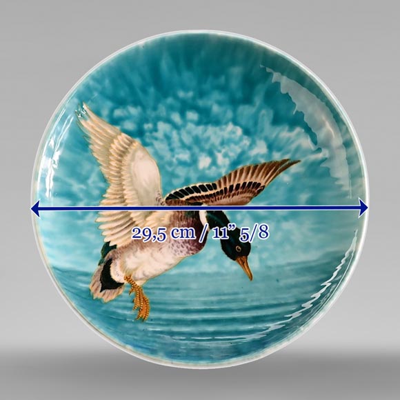 Théodore DECK (1823-1891), Earthenware dish with a flying duck-7