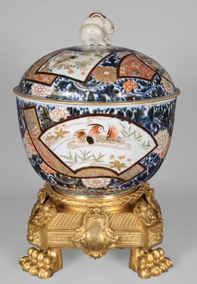 Imari porcelain covered pot on a Napoleon III gilt bronze mount, 19th century-0