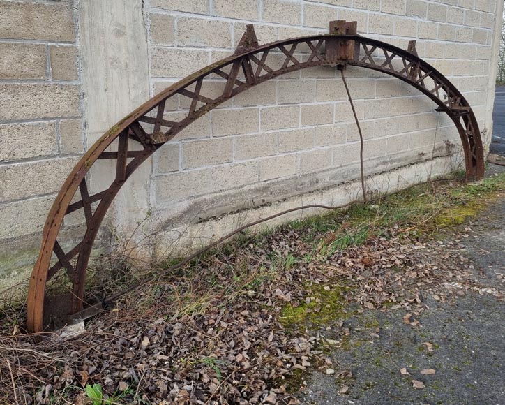 Set of twelve metallic structure shaped as an arc, 19th century-1