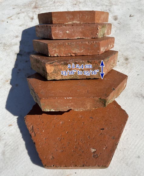 Lot of around 10.5 m² of antique hexagonal terracotta tiles, 19th century-2