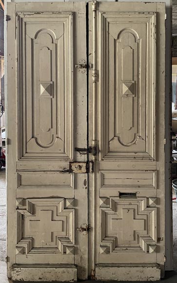  Large double door in wood painted in green and pediment, 20th century-7