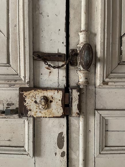  Large double door in wood painted in green and pediment, 20th century-11