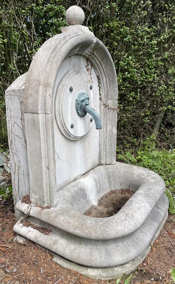 Small exterior fountain in marble stone, late 19th century-1