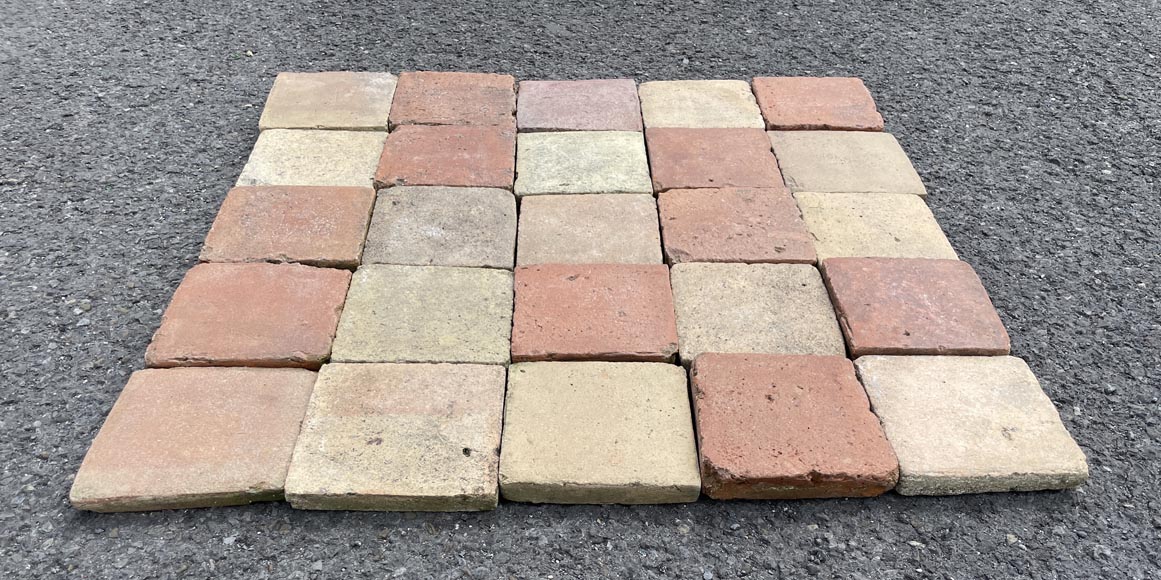 Set of around 13,5 m² of terracotta floor tiles-1