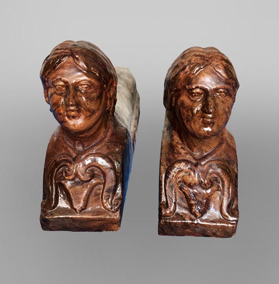 Surprising pair of varnished earth depicting a woman bust, North Italy, circa 1850-2
