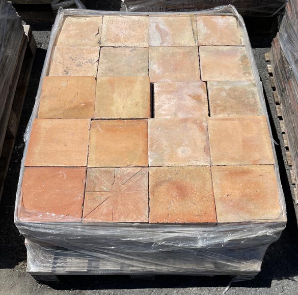 Batch of around 4,5 m² of terracotta floor tiles in square shape-5
