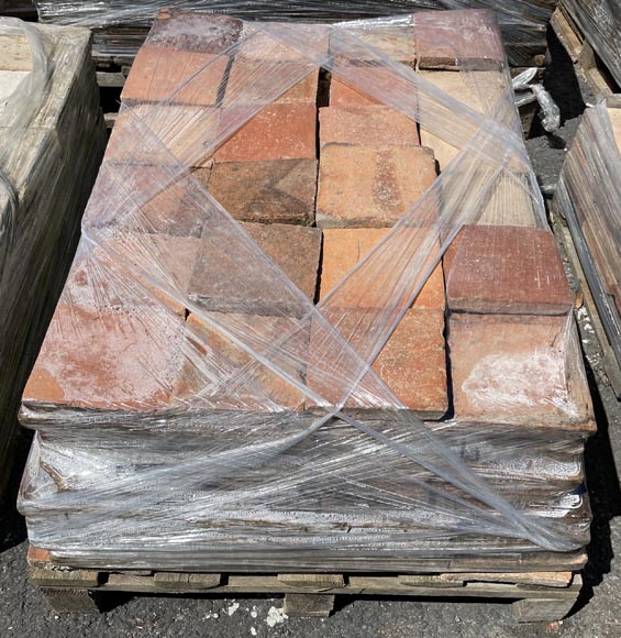Batch of around 5 m² of terracotta floor tiles in square shape-5
