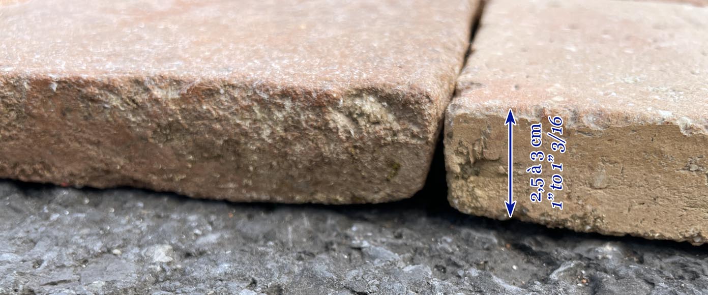 Batch of around 6m² of terracotta floor tiles in square shape-4