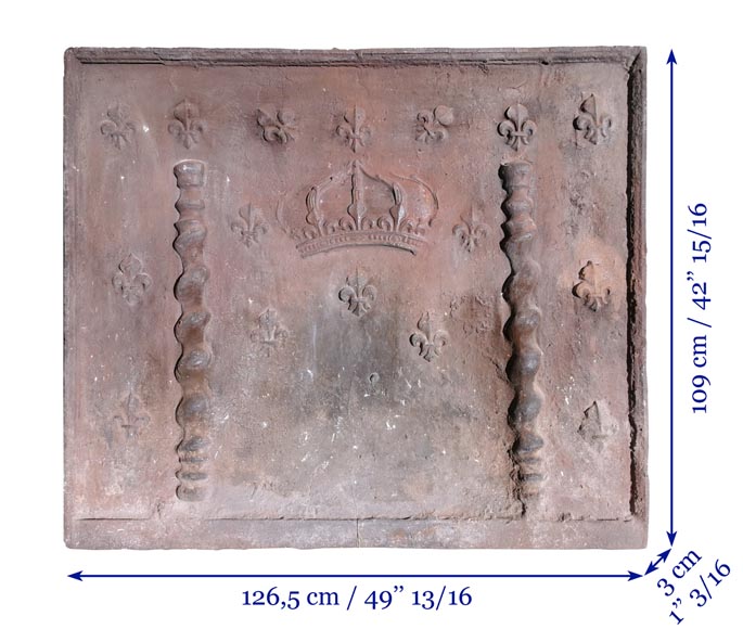 Large cast iron fireback adorned with a crown and fleur-de-lis-8