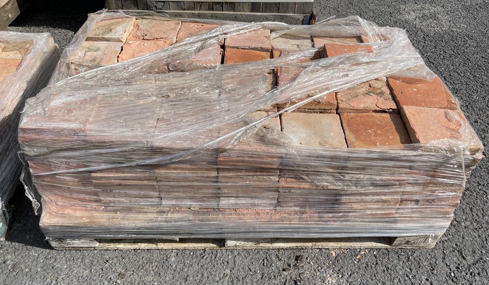  Batch of around 4,5 m² of terracotta floor tiles in square shape-5