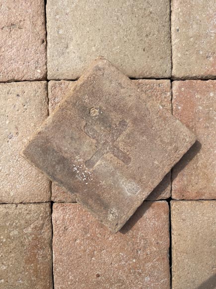 Batch of around 3,5 m² of terracotta floor tiles in square shape-3