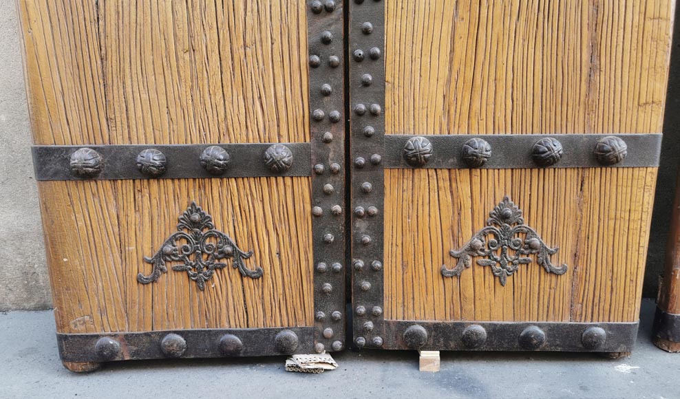 Chinese oak double door with dragons, circa 1950-3