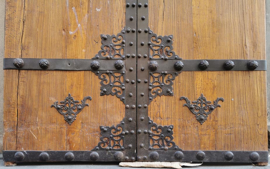 Important Chinese oak double door with dragons, circa 1950-4