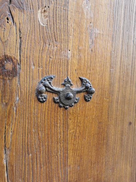 Important Chinese oak double door with dragons, circa 1950-5