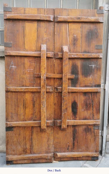 Important Chinese oak double door with dragons, circa 1950-9