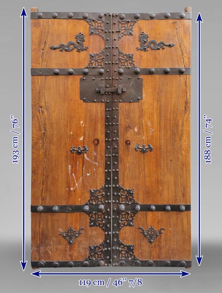 Important Chinese oak double door with dragons, circa 1950-10