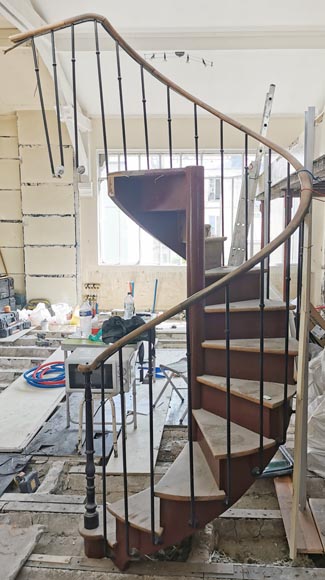 Small spiral staircase in wood-3