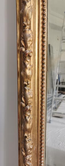 Important Napoléon III trumeau in gilt wood and stucco with oak leaves-4