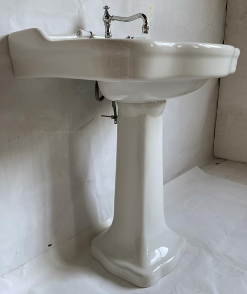 Earthenware washbasin on foot, late 20th century-5