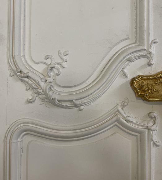 Exceptional pair of double Louis XV curved doorsn decorated on the two faces-2