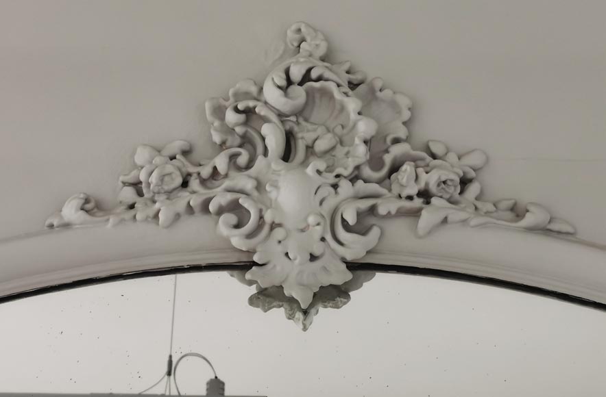Regence style trumeau with shell decoration-1