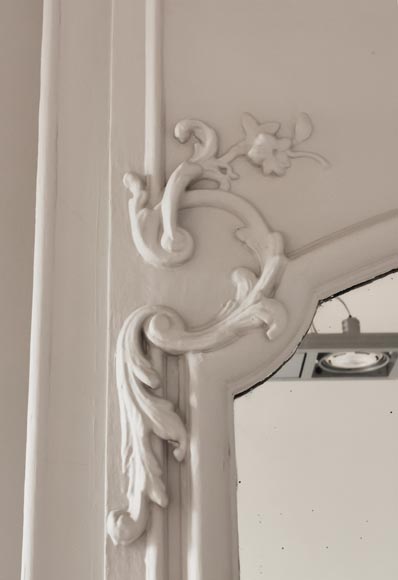 Regence style trumeau with shell decoration-3