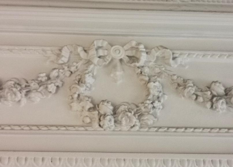 Small Louis XVI style trumeau with a crown roses-1