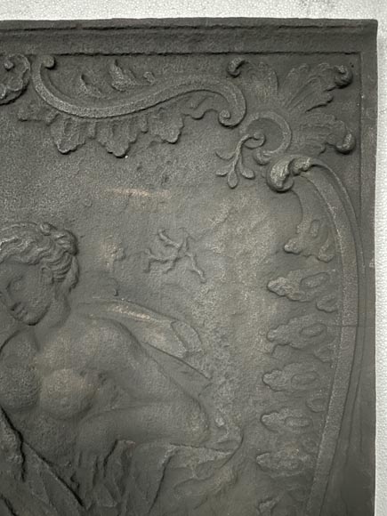 Louis XV fireback depicting Aphrodite Pandemos-2