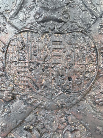 Cast iron fireback with coat of arms, 19th century-5